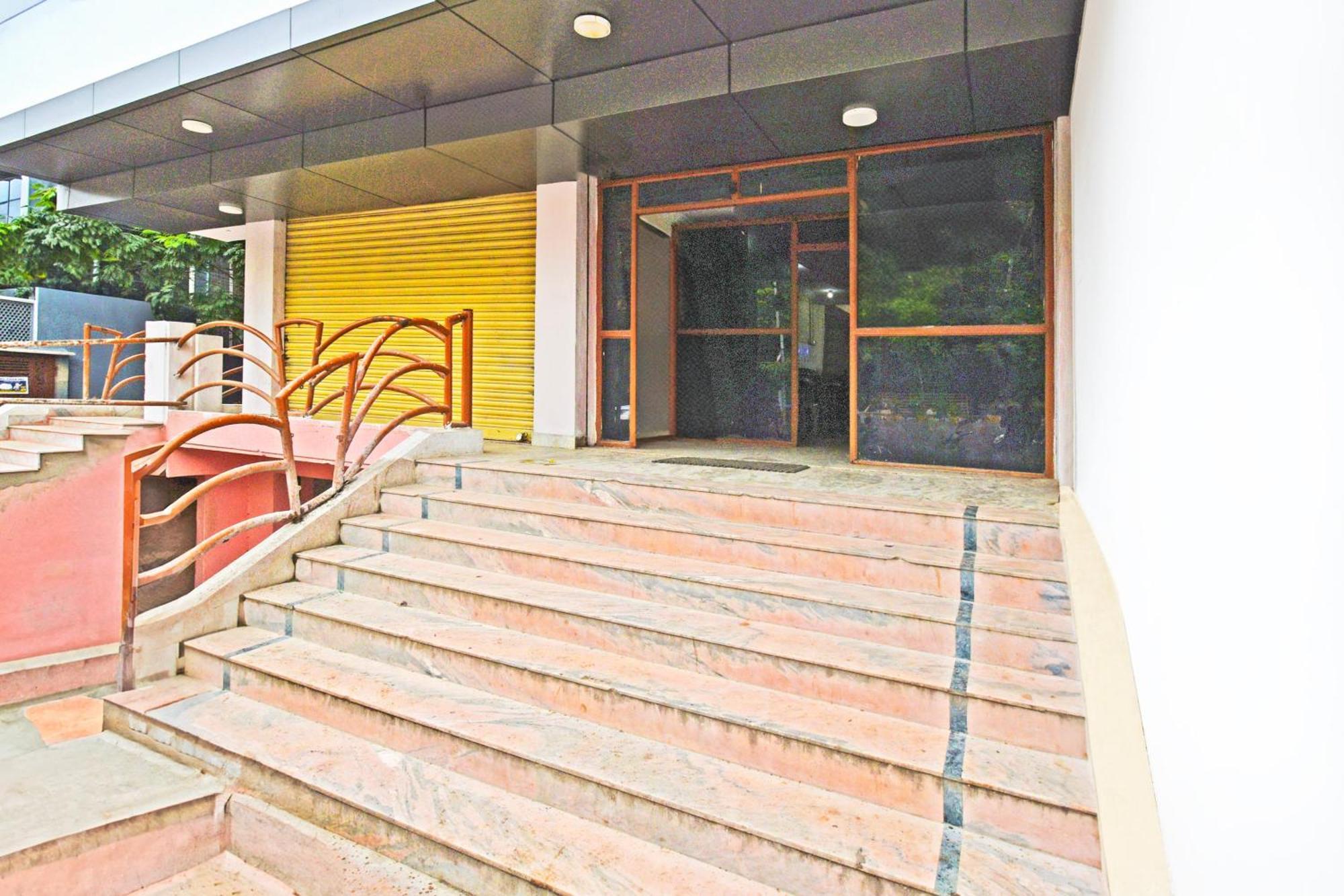 Super Collection O Sanath Nagar Near Railway Station Hotel Hyderabad Exterior photo